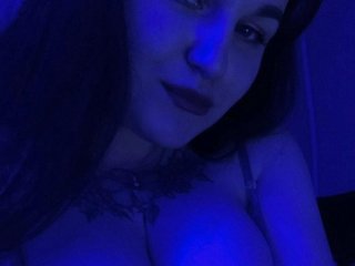 Erotický videorozhovor BlueEyedd