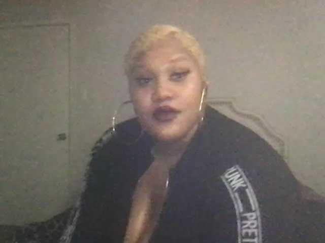 Snímky obrazovky vysielania ChichiTheBBW