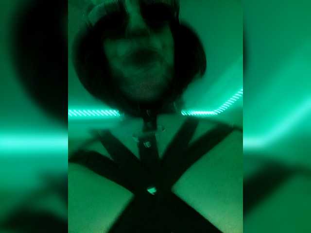 Snímky obrazovky vysielania Bonnie777Clyde