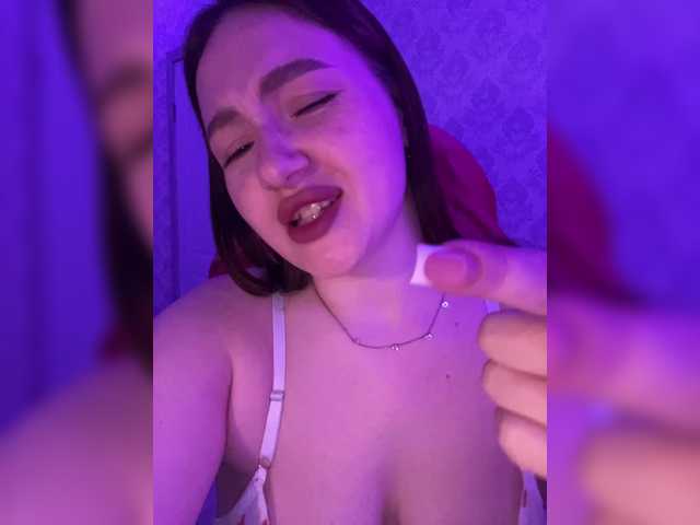 Snímky obrazovky vysielania BoredGirl