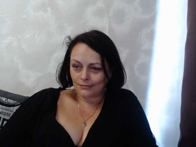 Fotografie BrendaORoyal Hey guys!:) Goal- #Dance #hot #pvt #c2c #fetish #feet #roleplay Tip to add at friendlist and for requests! I will take off a T-shirt