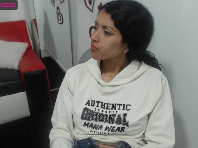 Snímky obrazovky vysielania Briannasexy-anal