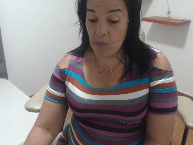 Snímky obrazovky vysielania BRIYITHLOVER