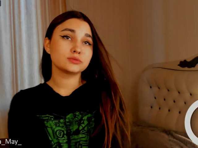 Snímky obrazovky vysielania CamillaMay