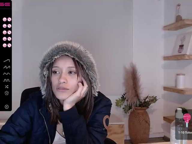 Snímky obrazovky vysielania candycherryhot