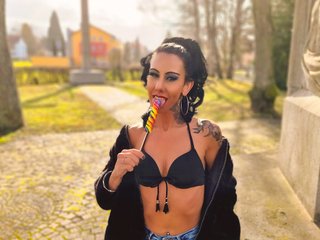 Erotický videorozhovor CandySuck