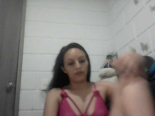 Fotografie carito11 Hi there . I will undress and make squirt in public, my sister and her husband sleep 1000 tokens