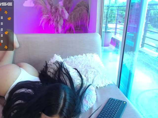 Snímky obrazovky vysielania CarlaDias