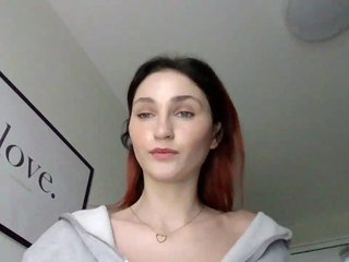Erotický videohovor CarmelinaDesire