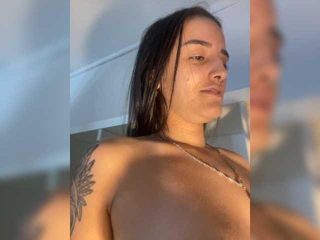 Snímky obrazovky vysielania CasalWedd