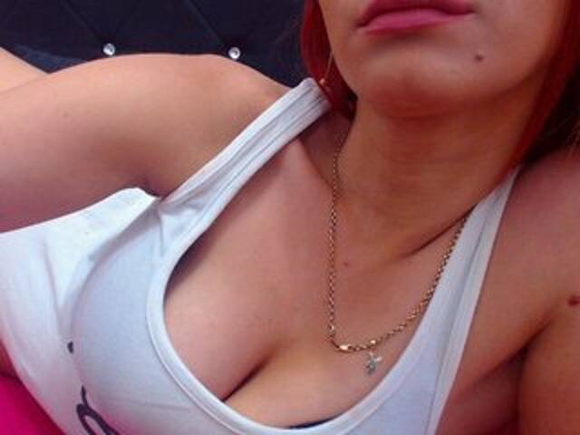 Snímky obrazovky vysielania CaseyAndersG