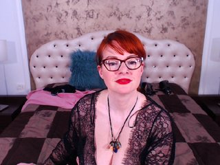 Fotografie CassieClio CumShow @ 4367 ! #dirtytalk #new #teasing #striptease #mature #redhead #curvy #bigass #bigboobs #glasses