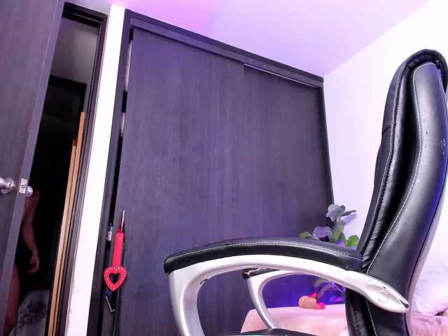 Snímky obrazovky vysielania Sensual_Charlize