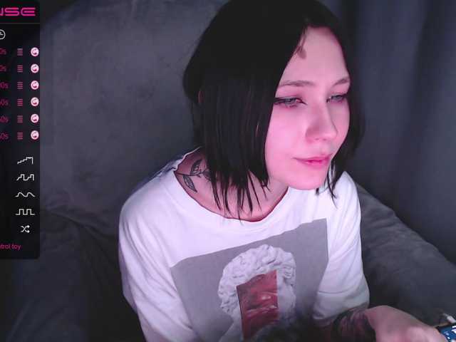 Snímky obrazovky vysielania CharlotteU