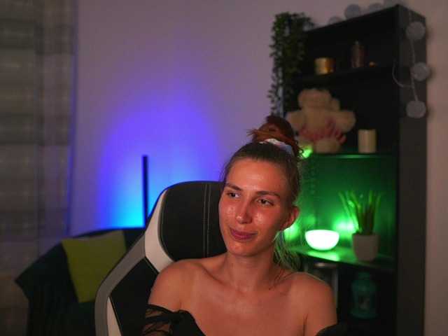 Snímky obrazovky vysielania charlottgotit