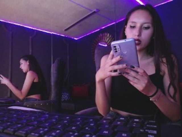 Snímky obrazovky vysielania Cheerryll