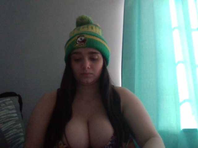 Snímky obrazovky vysielania Cherryjames