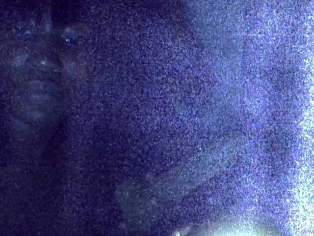 Snímky obrazovky vysielania Cherryredcunt