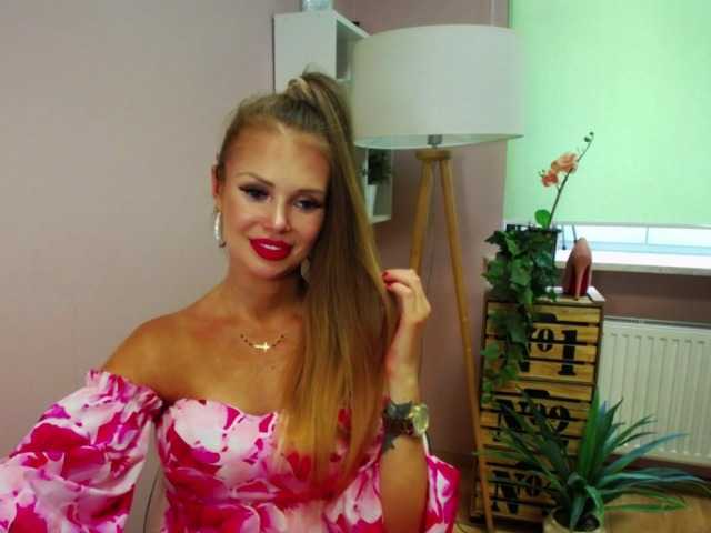 Snímky obrazovky vysielania Cherylovex