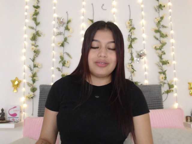 Snímky obrazovky vysielania ChloeLoyd
