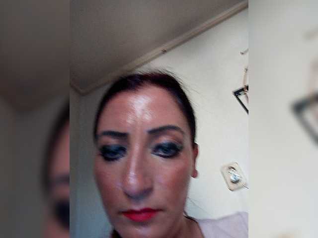 Snímky obrazovky vysielania ChristianaHot