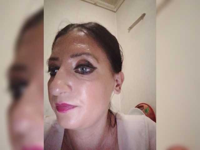 Snímky obrazovky vysielania ChristianaHot