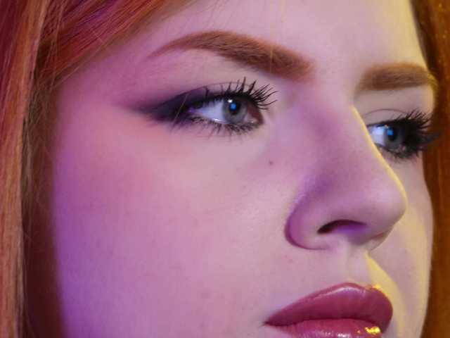 Snímky obrazovky vysielania Chris_Foxx