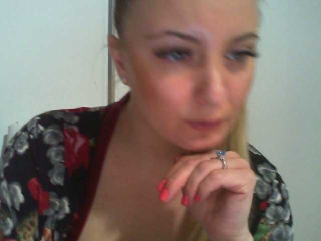 Snímky obrazovky vysielania ChristinaHotX