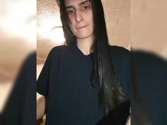 Snímky obrazovky vysielania ConnieSmile