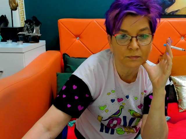 Snímky obrazovky vysielania cornycamelia