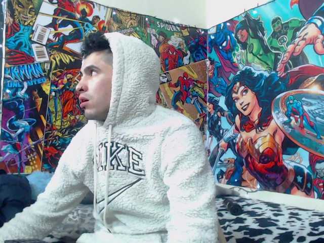 Snímky obrazovky vysielania CoupleLatinjs