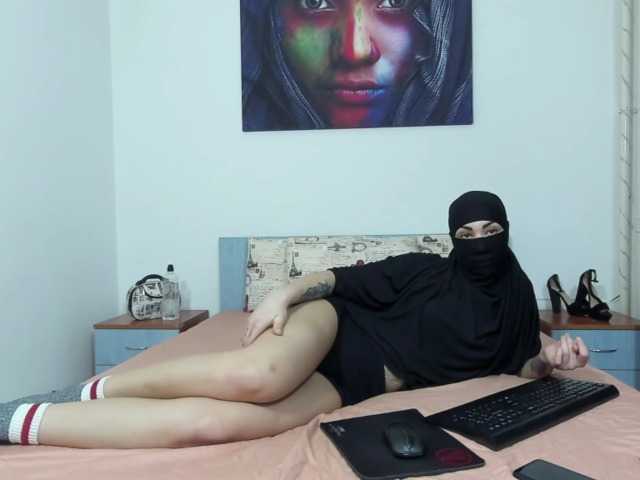 Snímky obrazovky vysielania CoxElysha