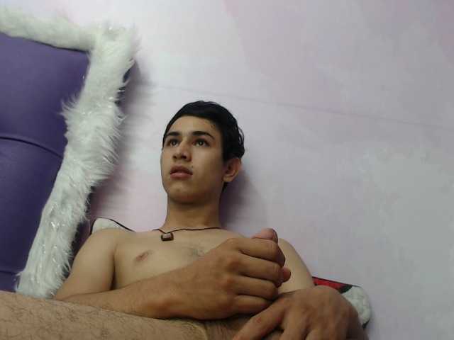 Snímky obrazovky vysielania Crazy-love