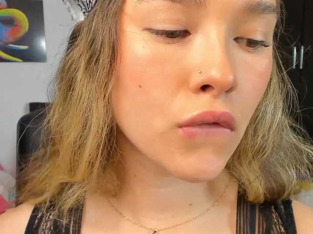 Snímky obrazovky vysielania curlygirl1