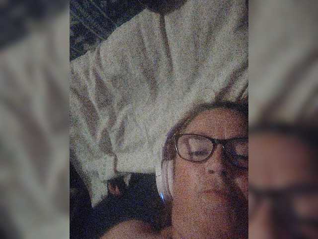 Snímky obrazovky vysielania CurvyMeg