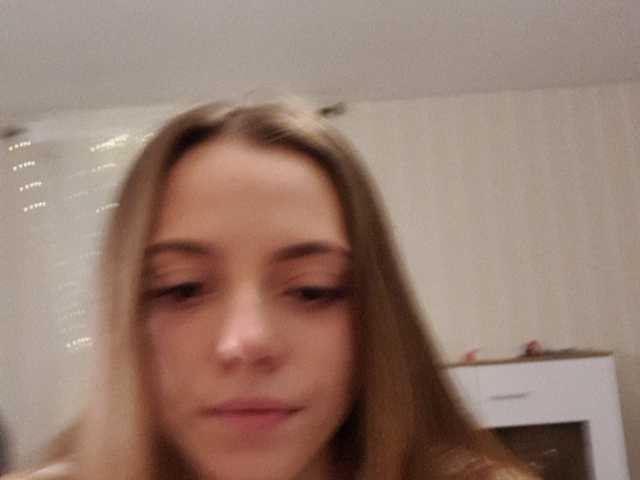 Snímky obrazovky vysielania cute-model