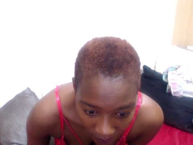 Snímky obrazovky vysielania DarkDolySpark