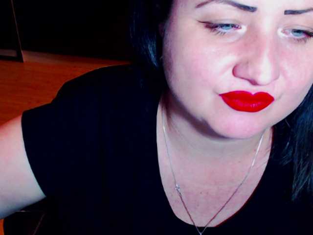 Snímky obrazovky vysielania KinkyDomina