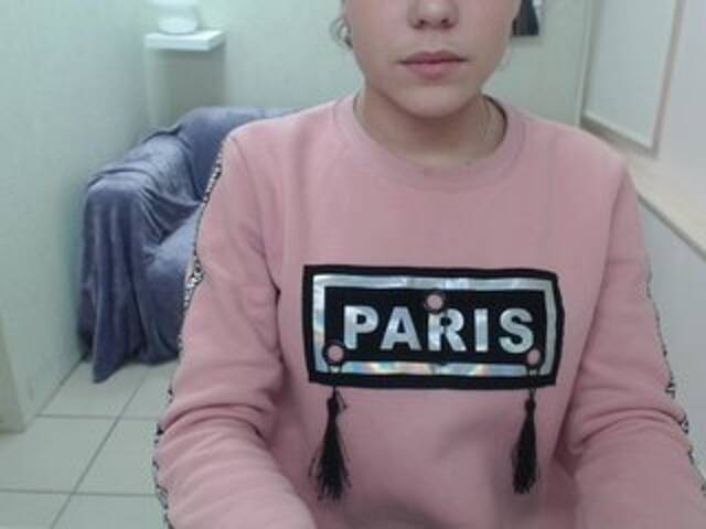 Snímky obrazovky vysielania DashaRu