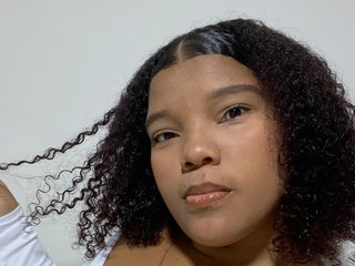 Erotický videohovor DayanRoux