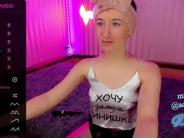 Snímky obrazovky vysielania DellyRoze