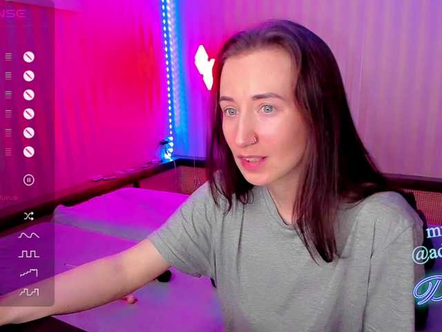Snímky obrazovky vysielania DellyRoze