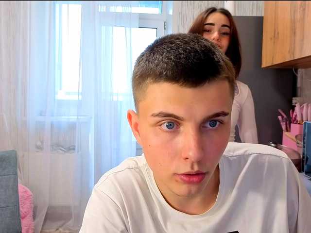 Snímky obrazovky vysielania DenisSofia