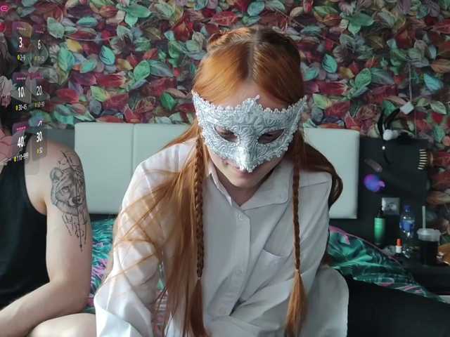 Snímky obrazovky vysielania LittleKittyy