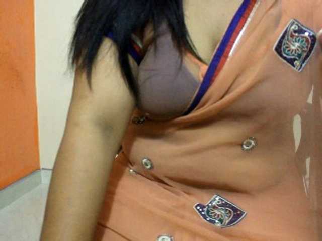 Snímky obrazovky vysielania indian_kiss