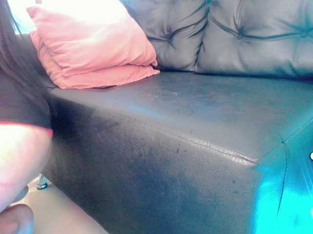 Snímky obrazovky vysielania Devora-mature