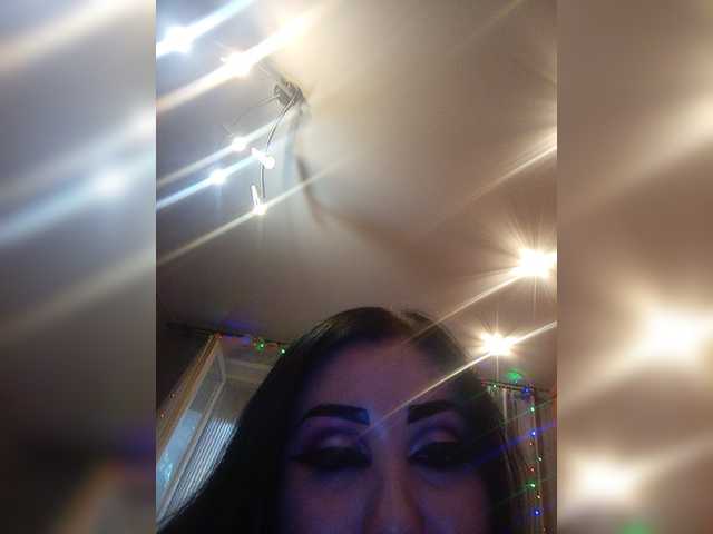 Snímky obrazovky vysielania DiamondKey