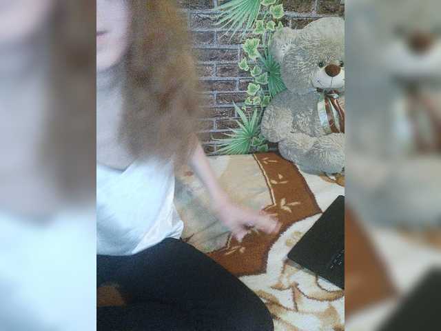 Snímky obrazovky vysielania Dasha_Meow