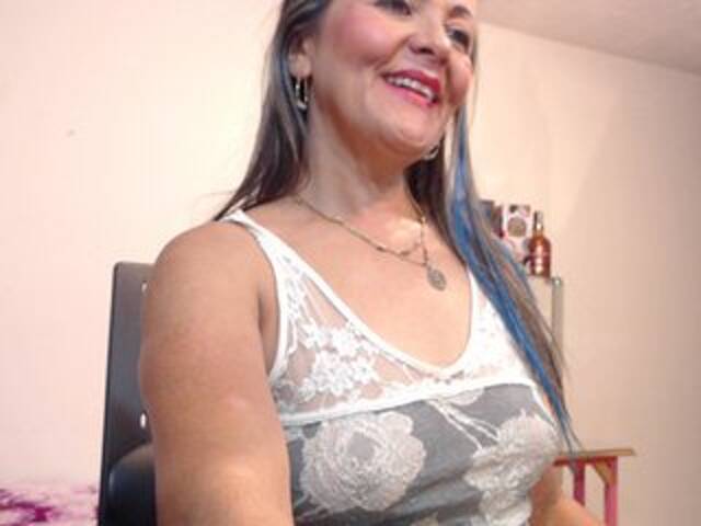 Snímky obrazovky vysielania SquirtNstyGrl