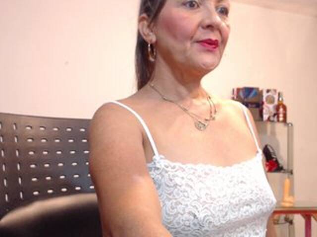 Snímky obrazovky vysielania SquirtNstyGrl